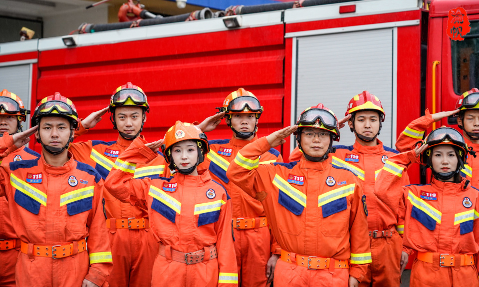 网络达人变身"消防员" ,助力消防知识宣传