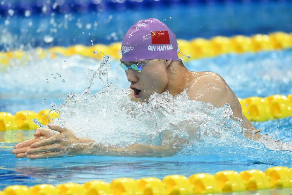 覃海洋打破男子100米蛙泳亚运会纪录