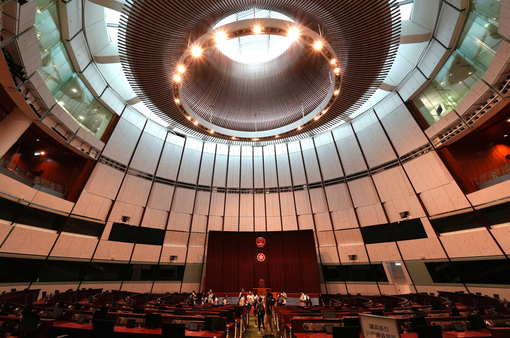 广州日报小记者香港研学团走进香港立法会