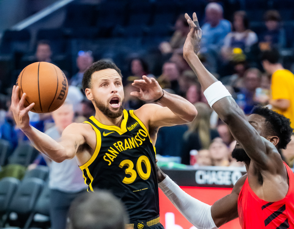 篮球nba常规赛勇士胜开拓者