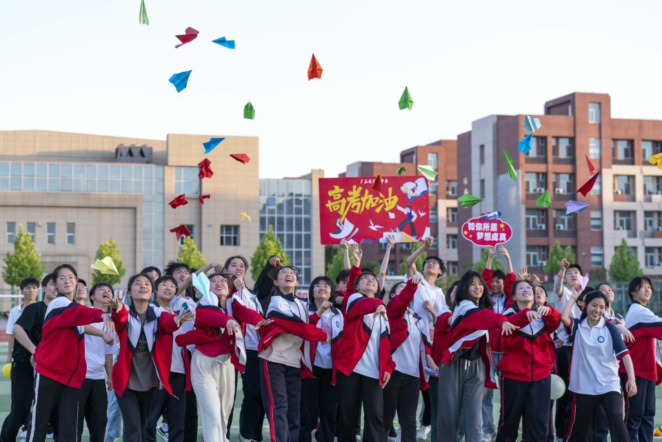 2024年5月30日,四川省资阳市安岳县安岳中学,2390多名高三学子在专业