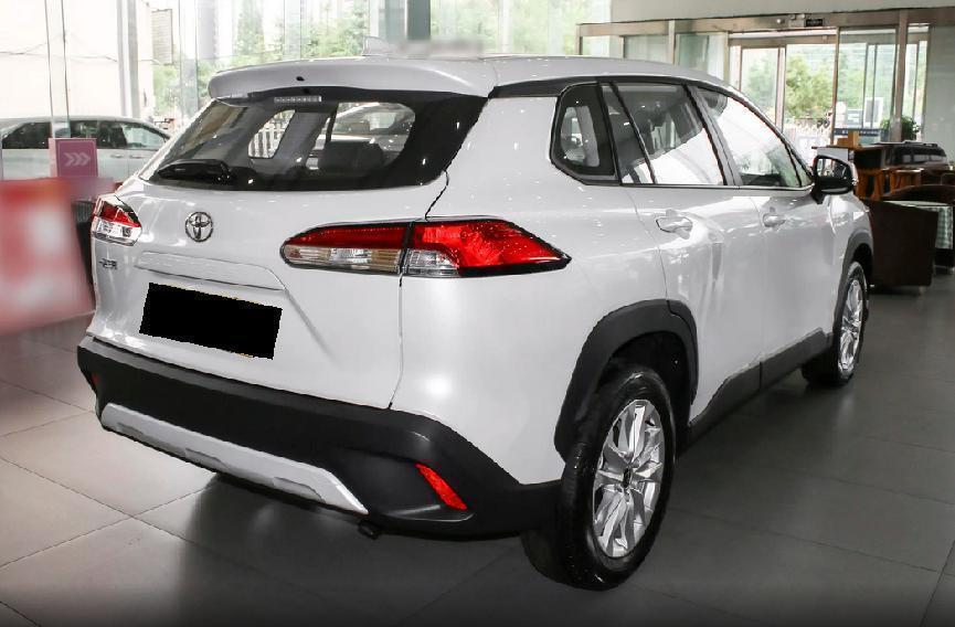 轴距2640mm,月均销量超1.5万辆,为何卡罗拉锐放依然有市场?