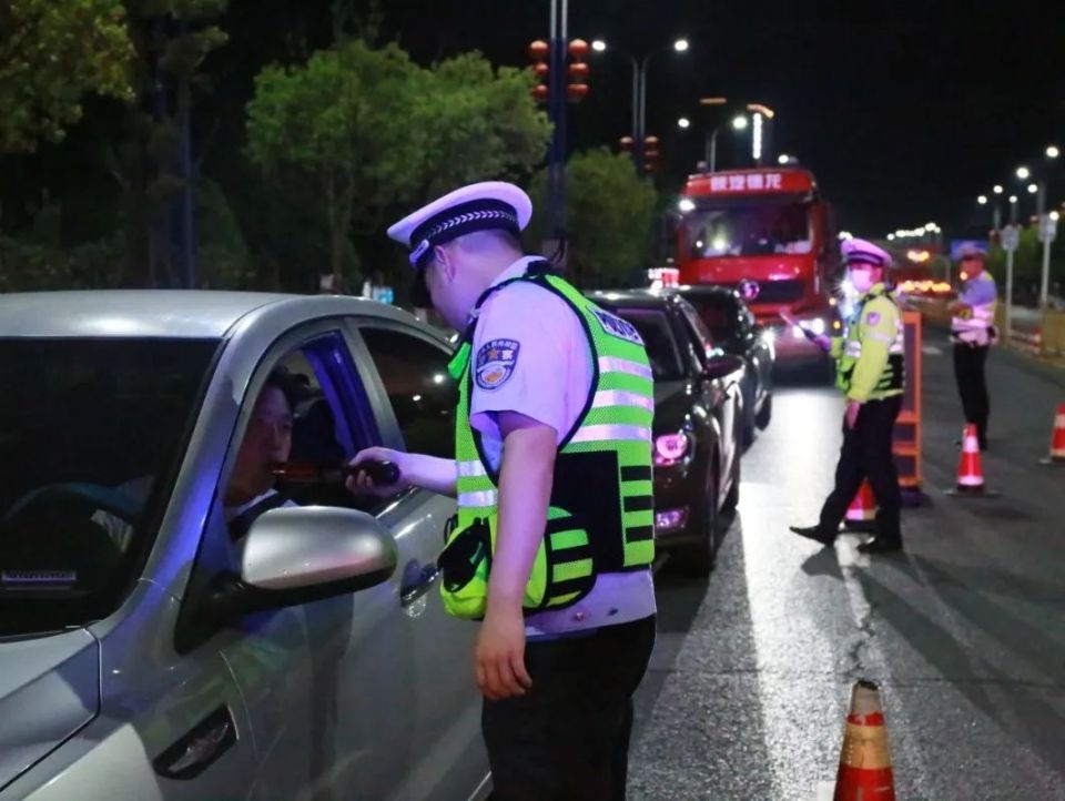 江西公安交管部门全力护航清明小长假_腾讯新闻