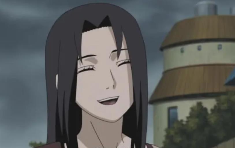 宇智波美琴是一个典型的黑长直,优雅而温柔,尤其是笑起来的样子真的是