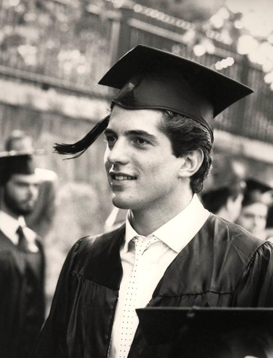 英年早逝的"美国王子"肯尼迪二世与妻子的传记剧,未播先红!