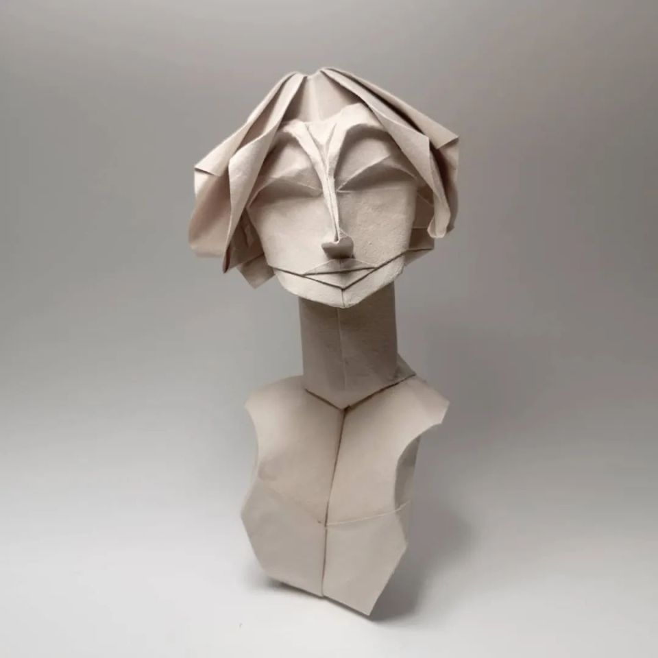 一下若昂·查鲁瓦为什么会创作这一系列作品,对于这位折纸艺术家来说