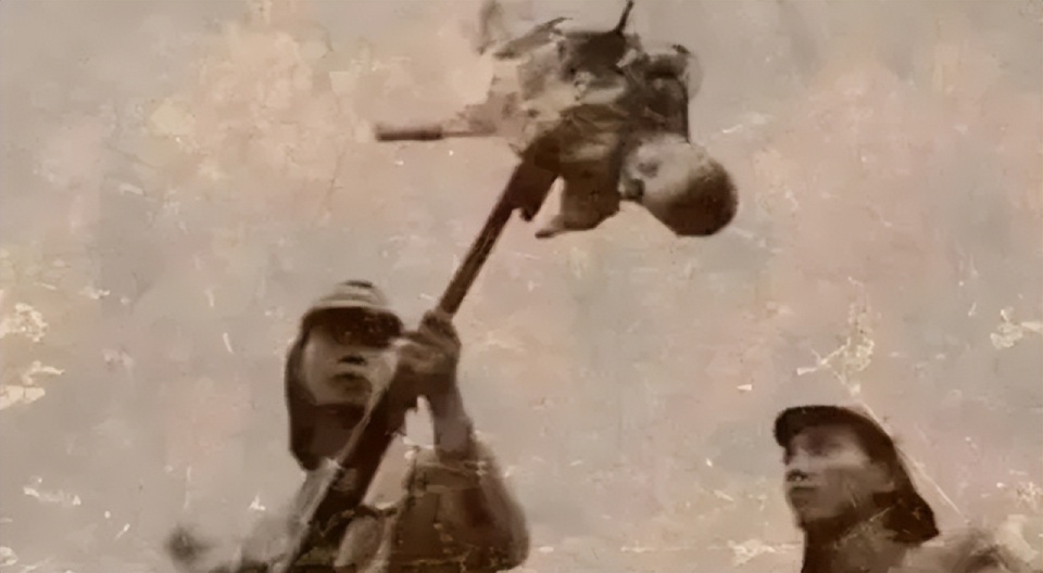 他们杀害中国儿童,除了用枪杀,刀砍,活埋这些所谓的"常规手段",还针对