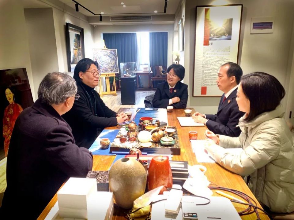 黄山屯溪:古法匠心守护徽风皖韵_腾讯新闻