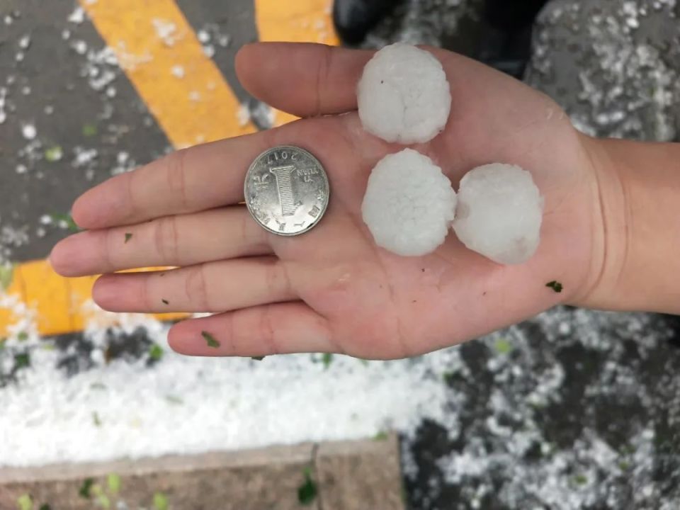 青岛雷雨 大风明天就到,山东部分地区8～10级雷暴大风或冰雹