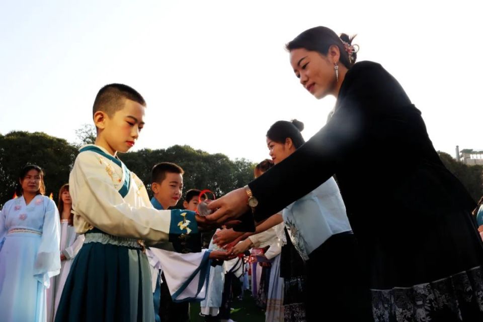 这场"成长礼"仪式感满满