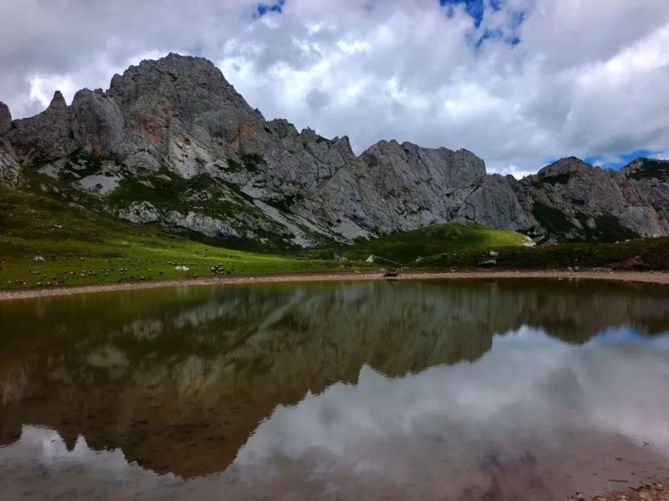 才德布-河南县院-《河南县李恰如山脚欧达哇措天池 》作品68才旦卓玛