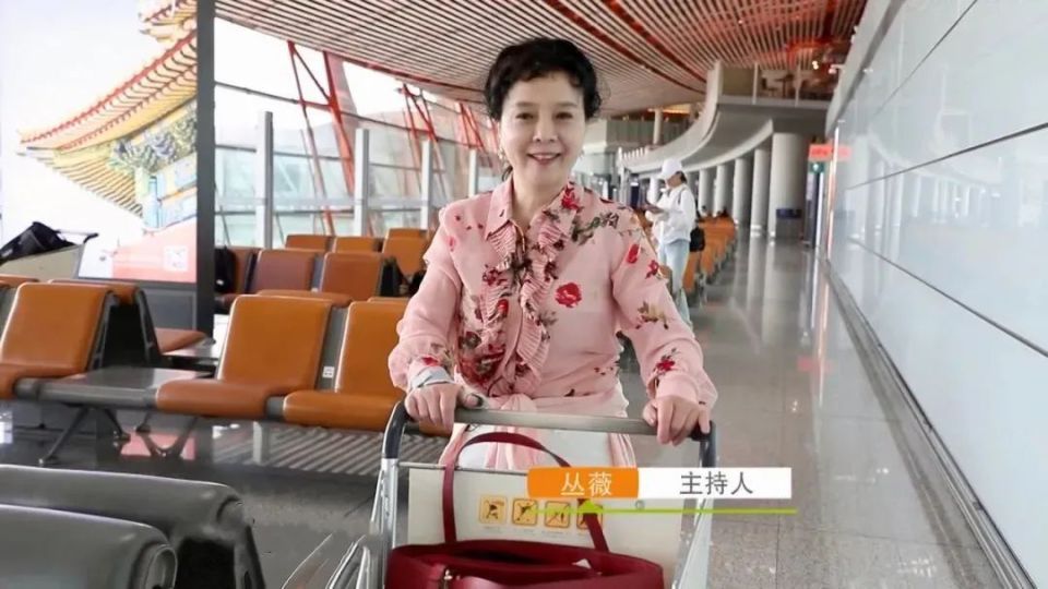 海南卫视《艺术与岛》,请跟随主持人丛薇去往山东日照品一场书画大展