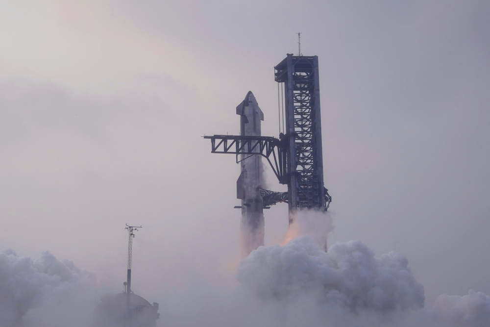 美国重型运载火箭"星舰"实施第四次试射