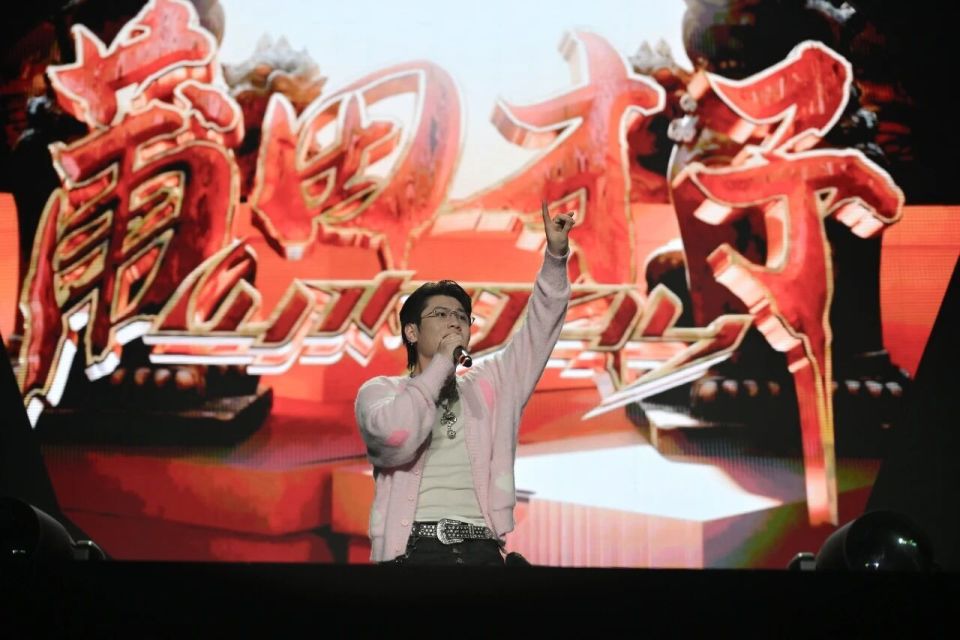 “莆田才子”翁杰亮相家乡的音乐节！太帅啦！_腾讯新闻