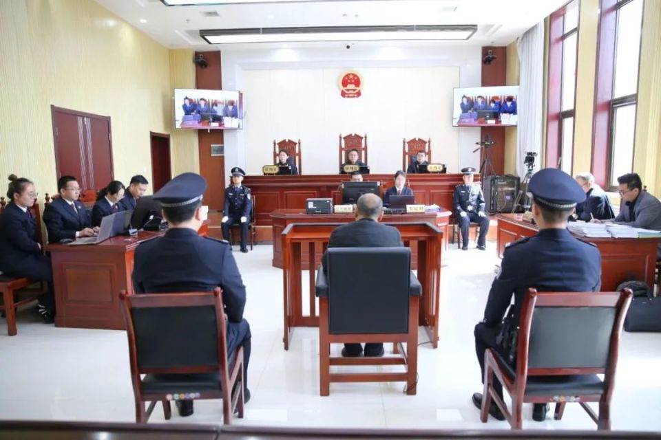 被控单独及伙同他人受贿超九千万,甘肃岷县原县委书记郭世杰受审