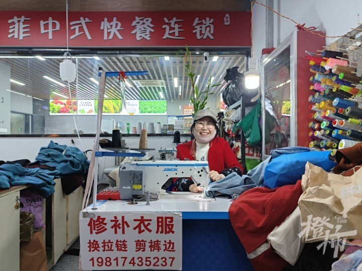 同协农贸市场里的老字号裁缝铺丨缝缝补补裁出城市