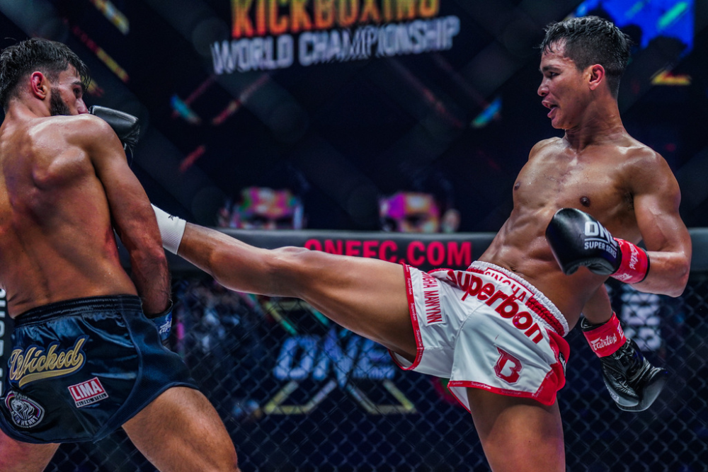 目标羽量级踢拳临时世界冠军苏波邦战胜马拉特的四种武器