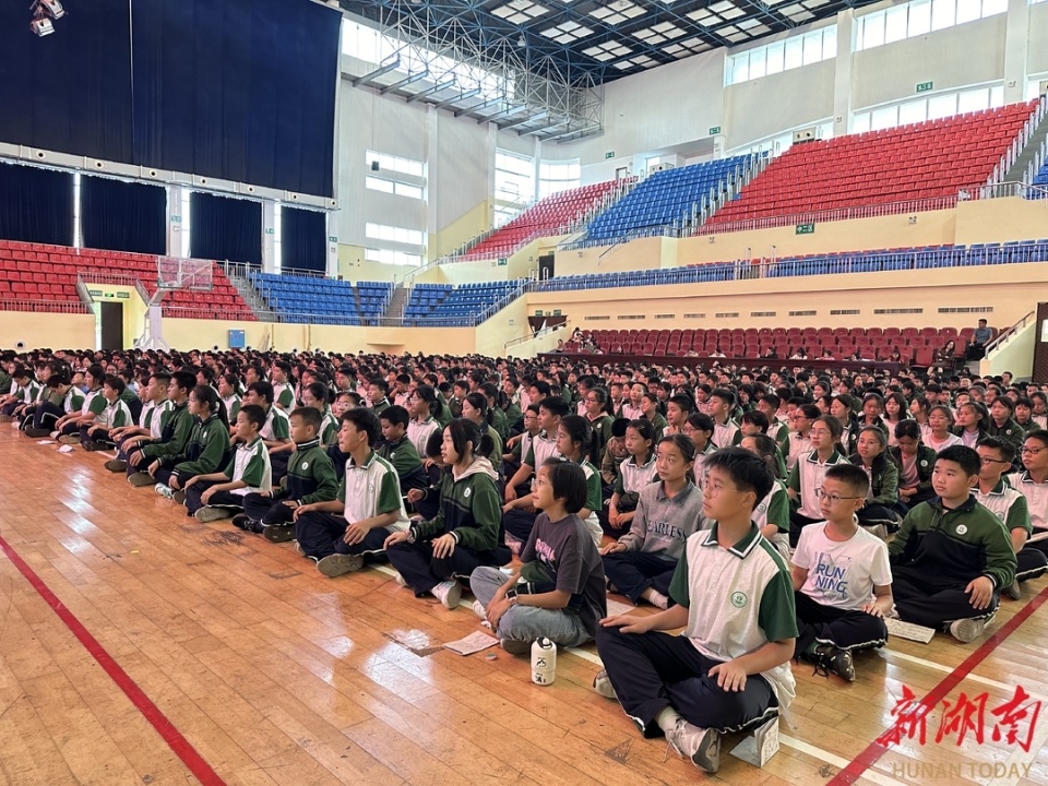 安乡县深柳中学:文明习惯点评会助力培育文明有礼新时代少年