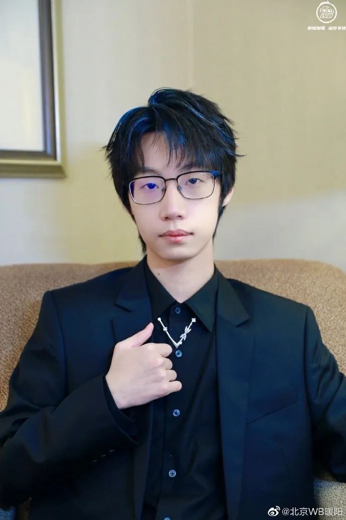 金牌打野回家啦!​暖阳林恒复播首秀今晚开启~-腾讯新闻