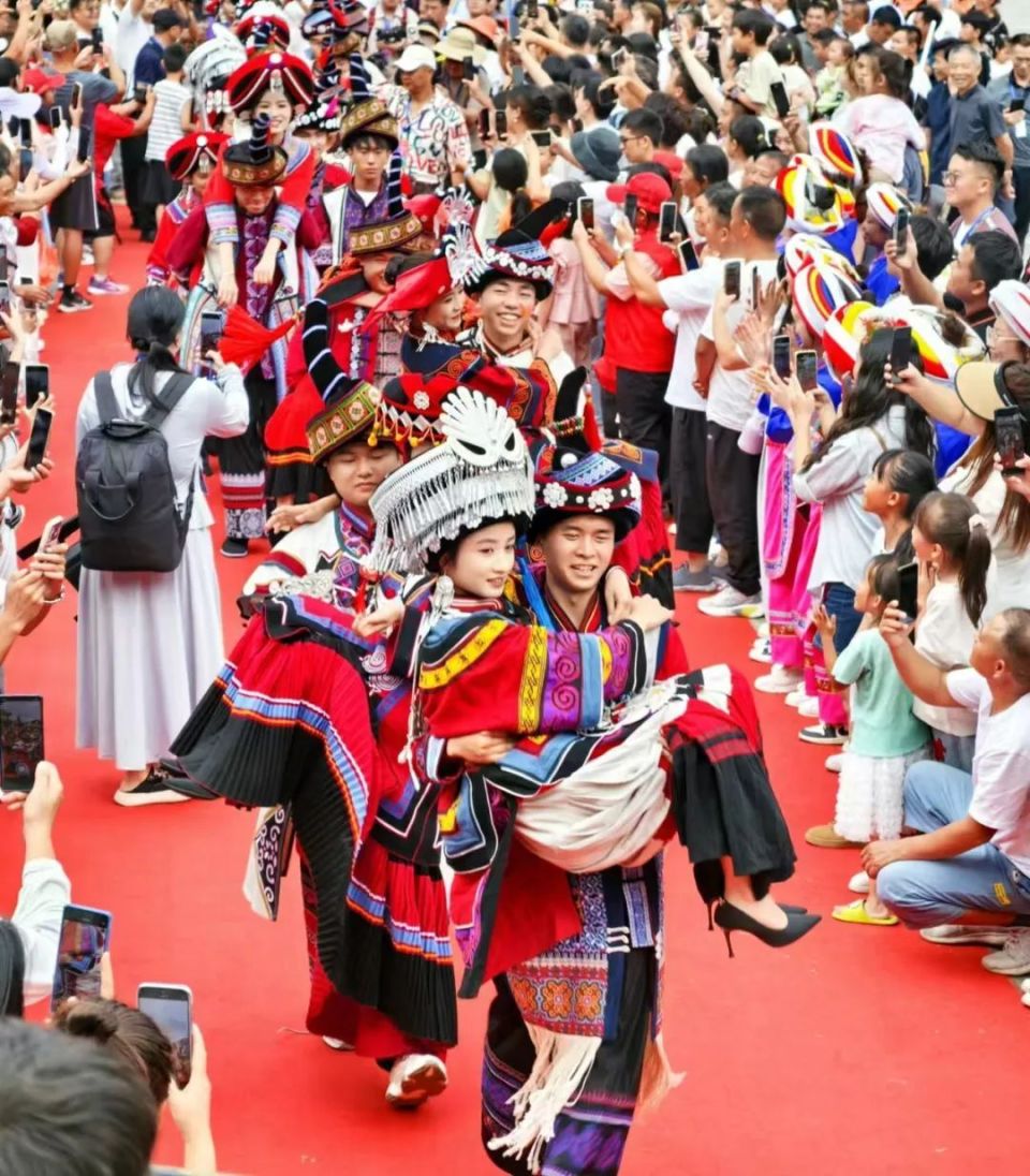 四川攀枝花彝族图片