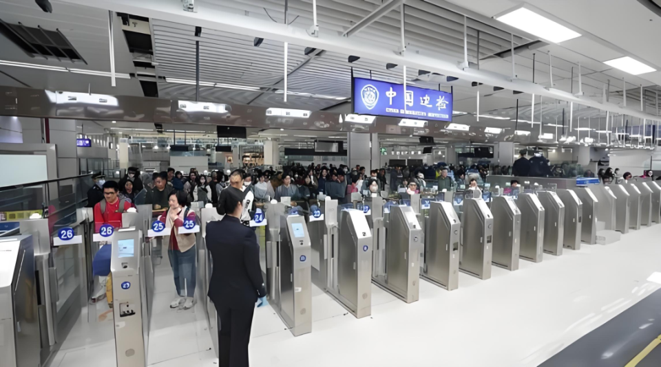 新皇岗口岸落成后，或可实现5分钟通关_腾讯新闻