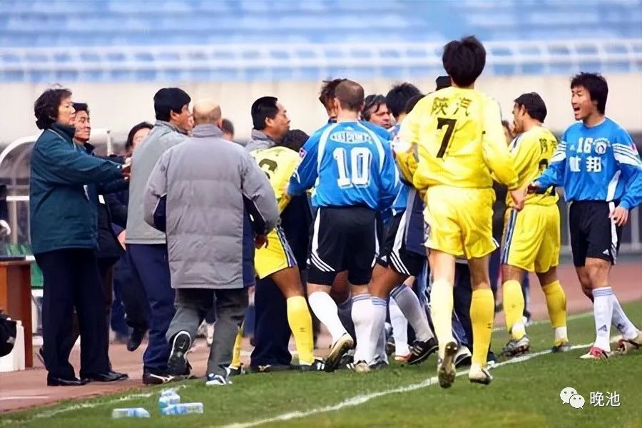 实德1-0陕西国力,赛后大巴玻璃被砸