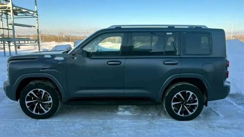 可平替普拉多新哈弗h9实车现身配双动力大梁