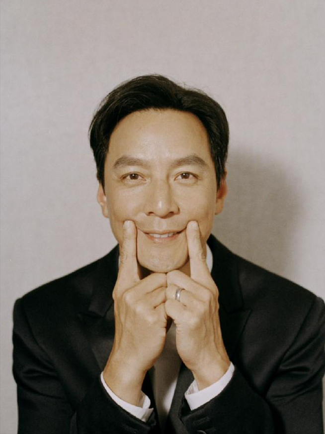 50岁吴彦祖久违出席活动,没化妆也迷倒一片!果然男神还是老的帅