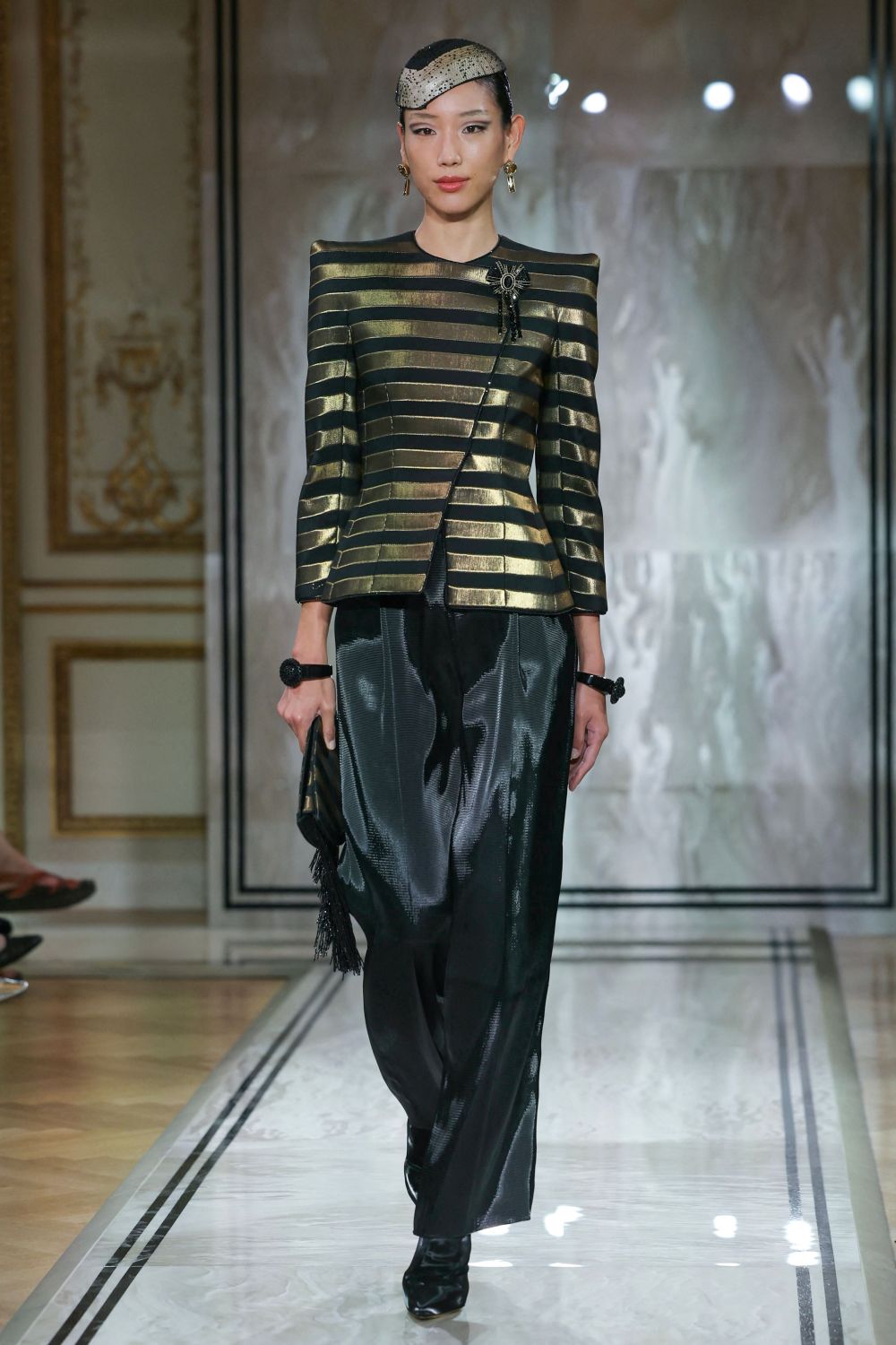 高级定制周上展示giorgio armani prive品牌2025/2026秋冬新款服装