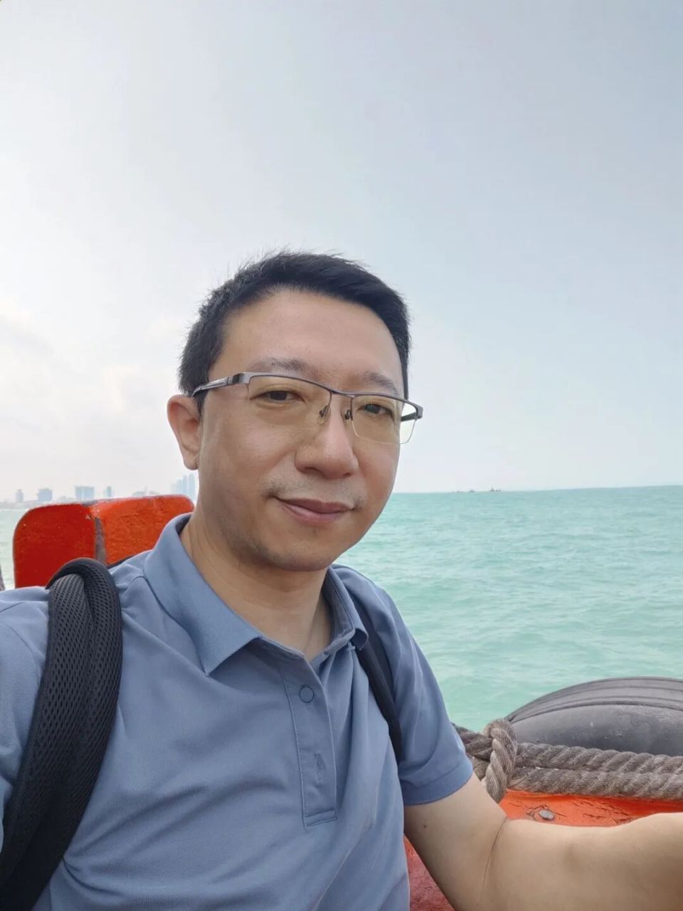 中国教授在泰国救下俄罗斯男童，救完人四处寻找家长_腾讯新闻