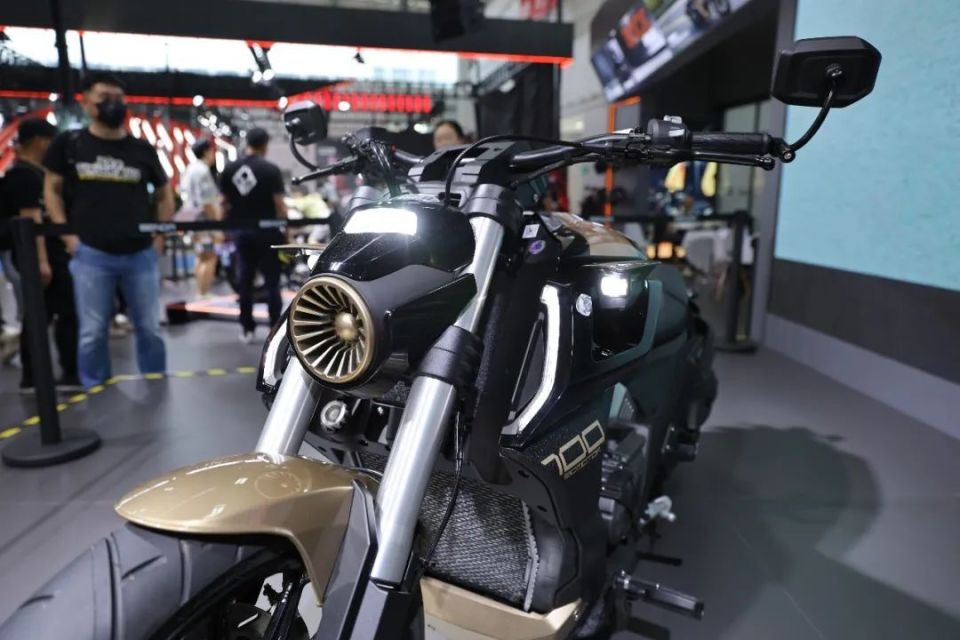 49800元,给国人长脸的车型,奔达燎700 pro值得一试