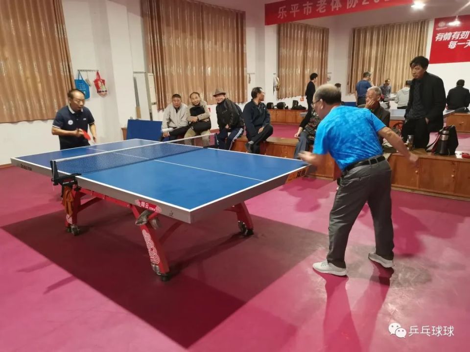 年过60岁老年人打好乒乓球的技术调整，必须注意身体健康最重要