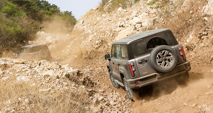 98万起,非承载式车身 分时四驱,体验北京bj40刀锋英雄版_腾讯新闻