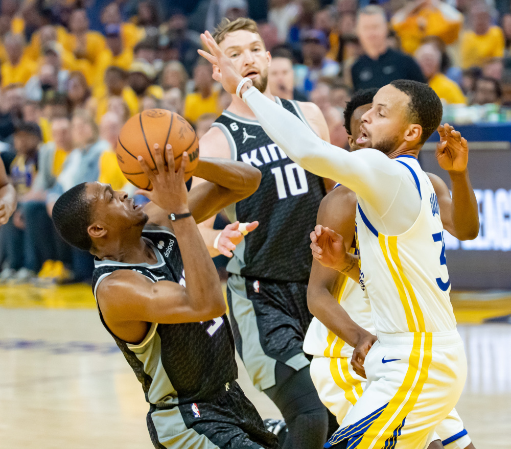 体育篮球nba季后赛勇士胜国王2