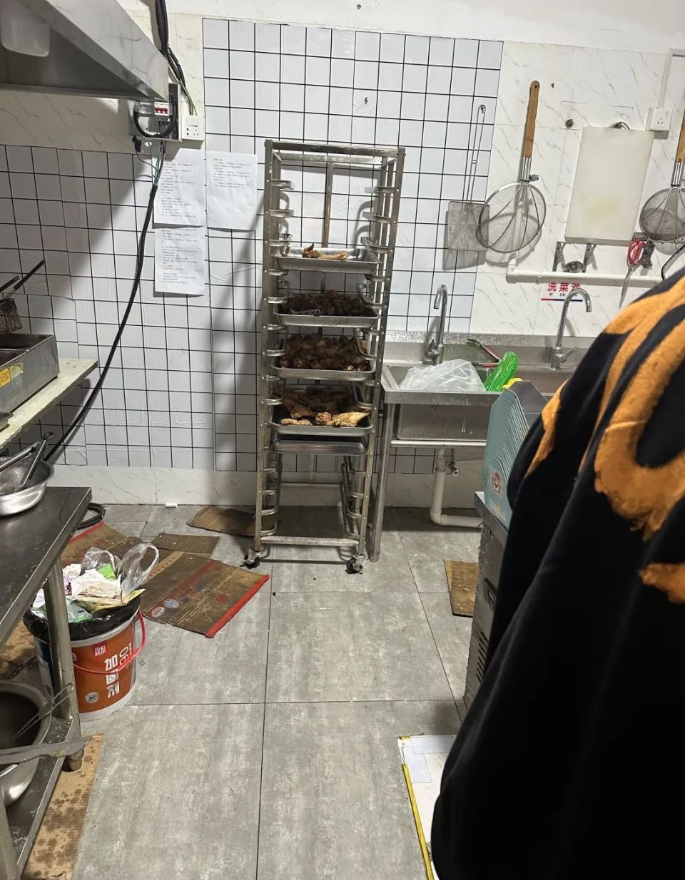 无锡这家外卖  后厨照片流出