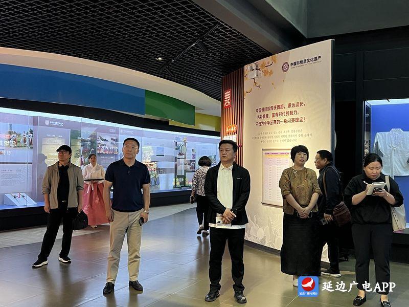 民族团结齐奋进 同心共筑中国梦 ——我州开展州直及驻延中省直媒体集中调研采访活动_腾讯新闻
