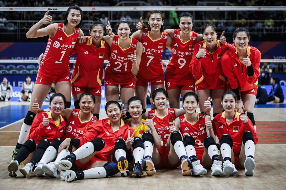 日本开局2连胜,狂欢庆祝,中国女排却遭打击:亚洲第一不保