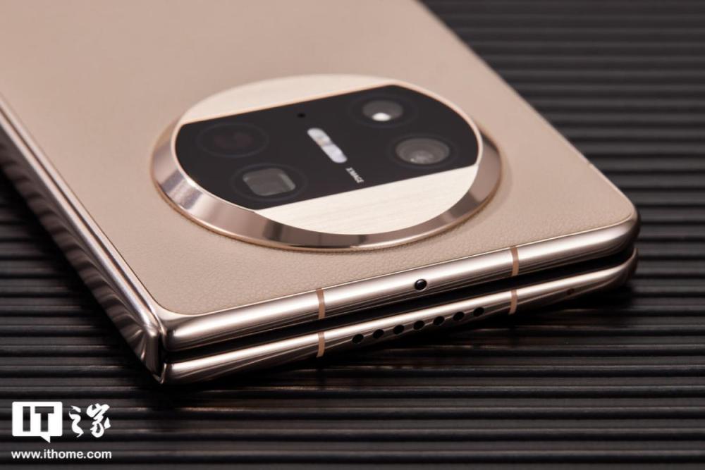 华为mate x3晨曦金图赏:轻至239g的横向折叠旗舰_腾讯新闻