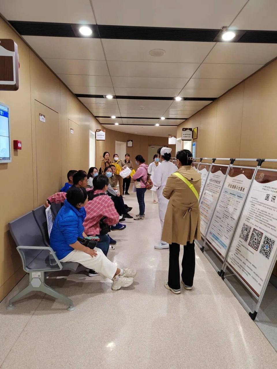 上海专家来到"家门口" 群众看病更有"医靠"