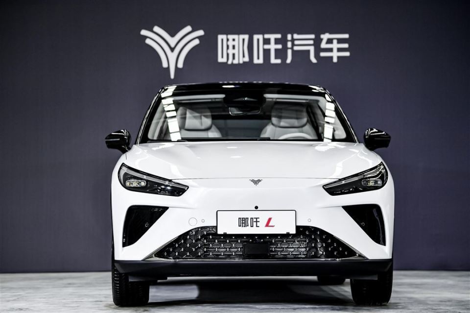 哪吒l上市,长在"小,轻,新"家庭心坎上了
