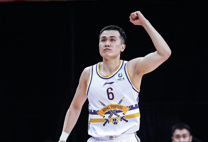 北控终结4连败两大功臣费尔德复出两双激活全队张帆38分创新高