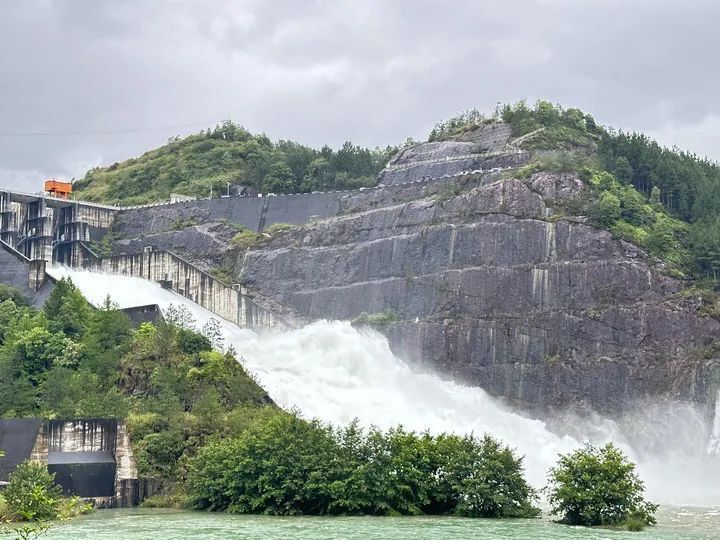 温州珊溪水库再次泄洪,现场实拍