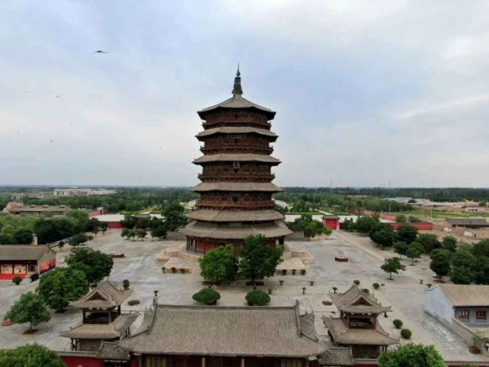 罕见!风沙狂袭应县木塔!它千年不倒,究竟有什么秘密?