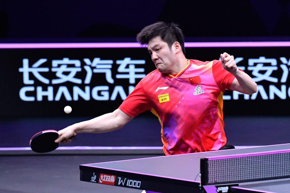 新华社记者 张子彧 摄5月30日,樊振东在比赛中回球.