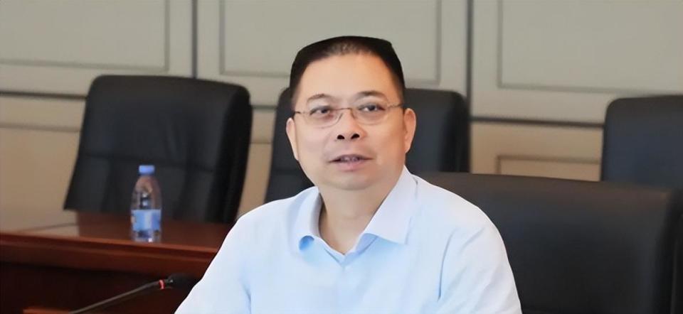 声明的严厉驳斥和反问》的谴责通知,称宝能集团董事长姚振华于7月19日