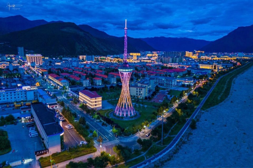"林芝小肥腰"的灯光堪比广州小蛮腰,高海拔城市的夜景也这么美