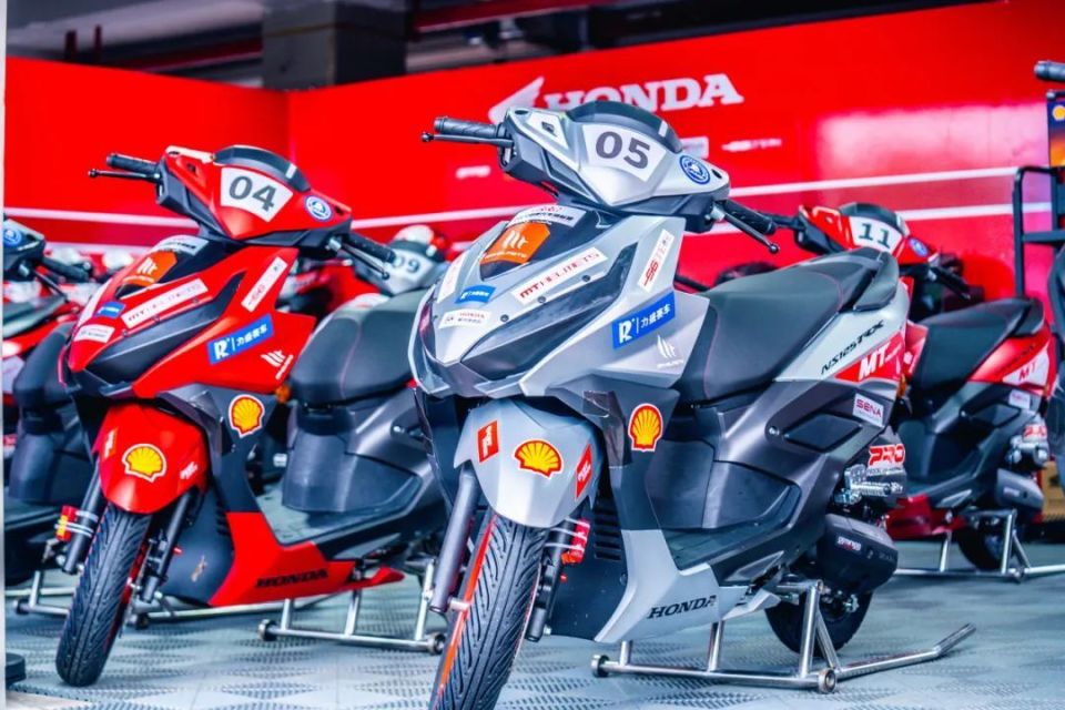 踏板杀疯了!crrc新大洲本田125ccrx挑战赛首站完结!