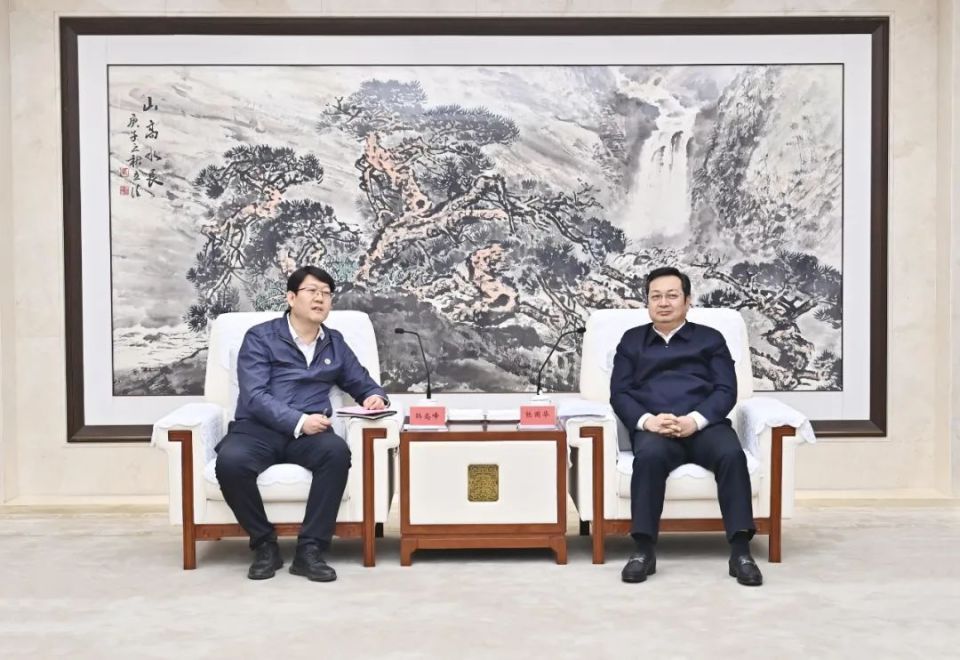 张国华与中国矿业大学（北京）党委书记韩尚峰、校长刘波一行举行工作座谈