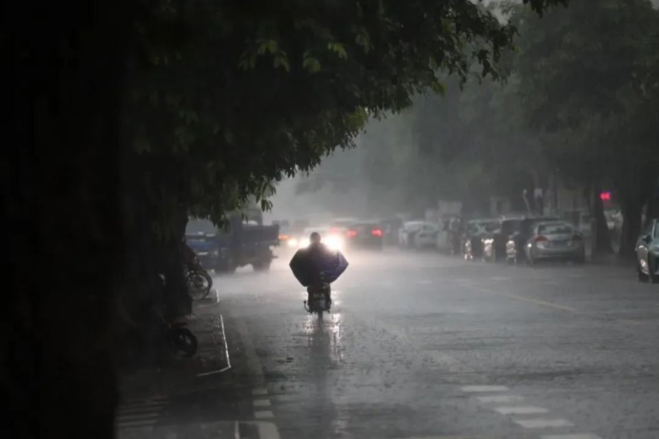 雷阵雨 大雨 暴雨!玉林新一轮雨04雨04雨04杀到啦!