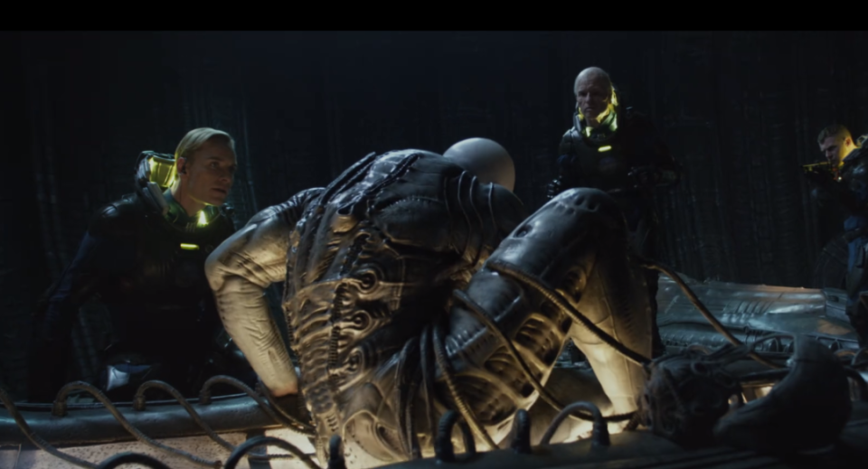 《普罗米修斯》:被奉为造物主的工程师,为什么苏醒后便对人类痛下杀手